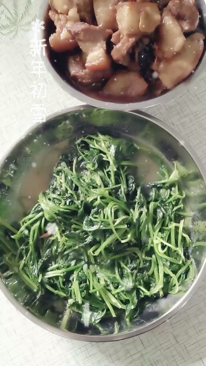 农家土猪肉+农家自种青菜,健康营养美味的午餐