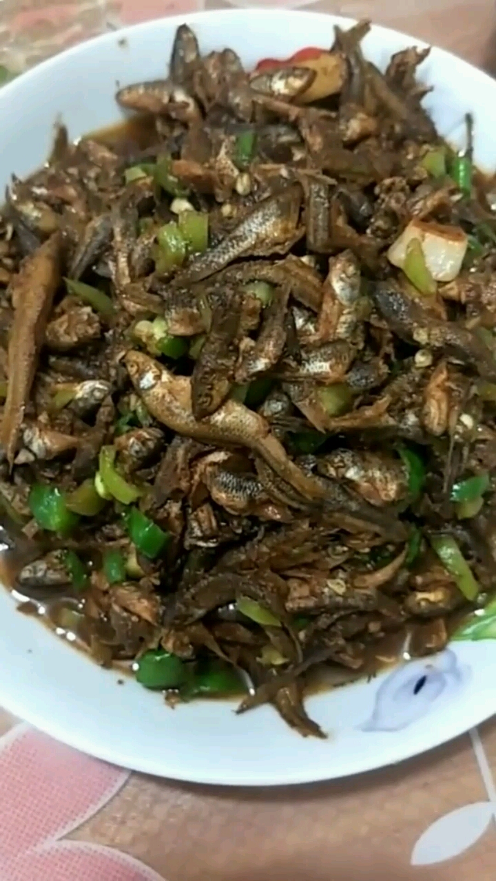 #舌尖上的旅行#小杂鱼这样做香酥地道