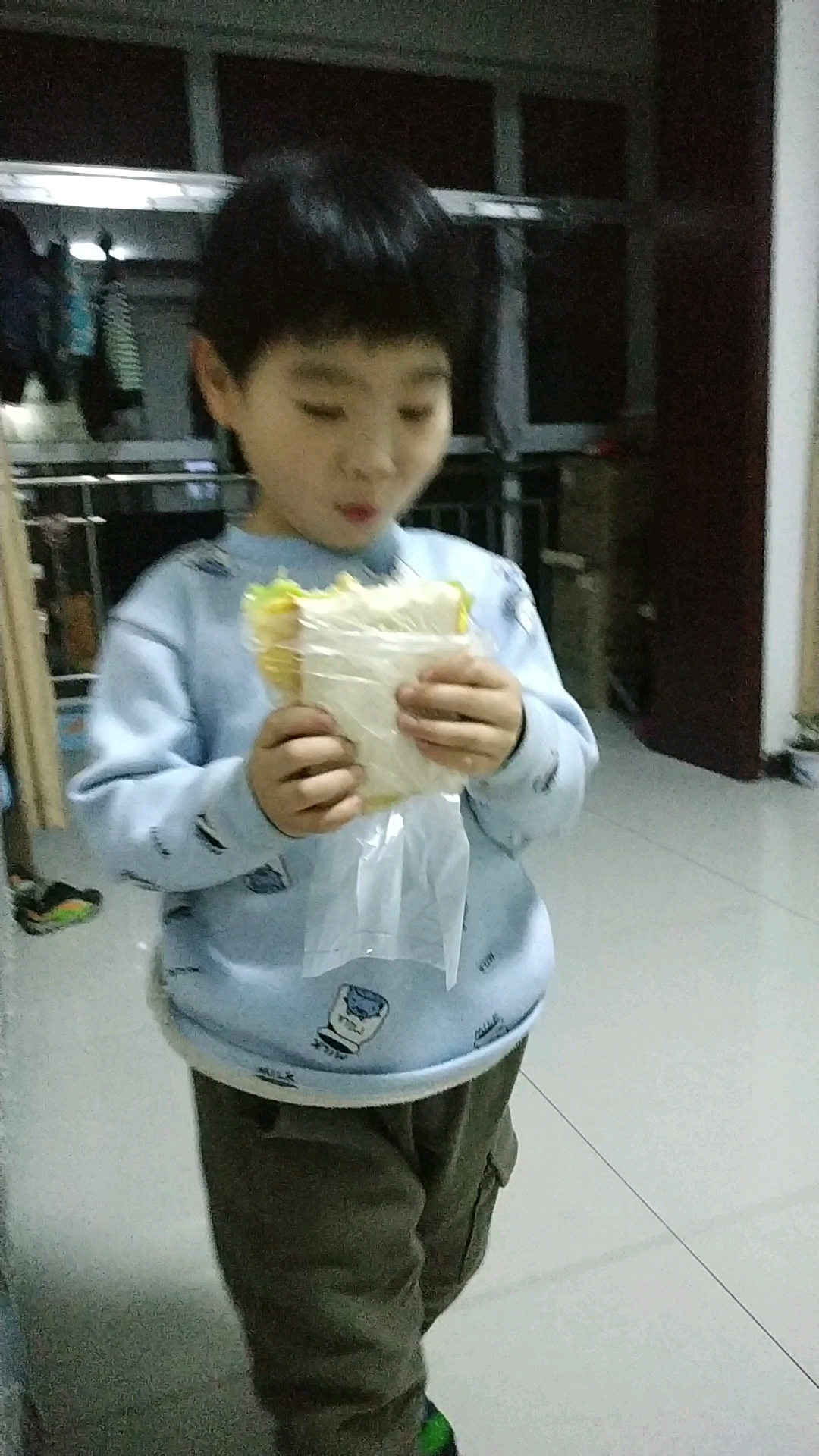#家有萌娃#自制三明治,吃的挺香