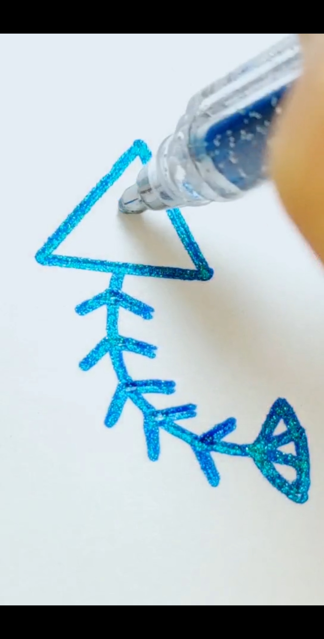 #每天分享简笔画#画鱼骨