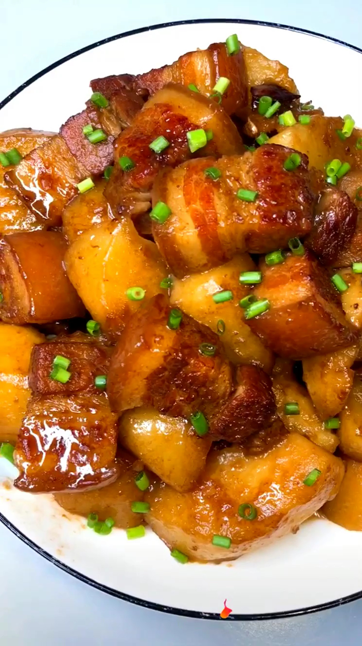 #秀出你的拿手菜#土豆红烧肉的做法、