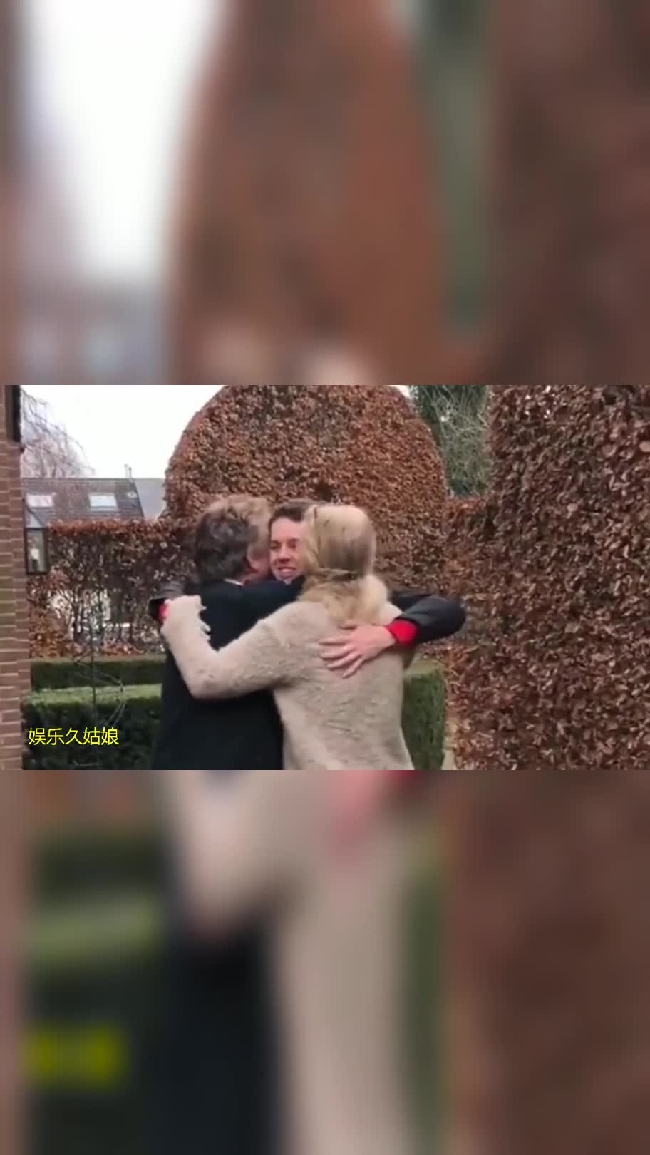 男友马上就可以回美国了,早上又可以吃面包喝牛奶了,看把他开心的!