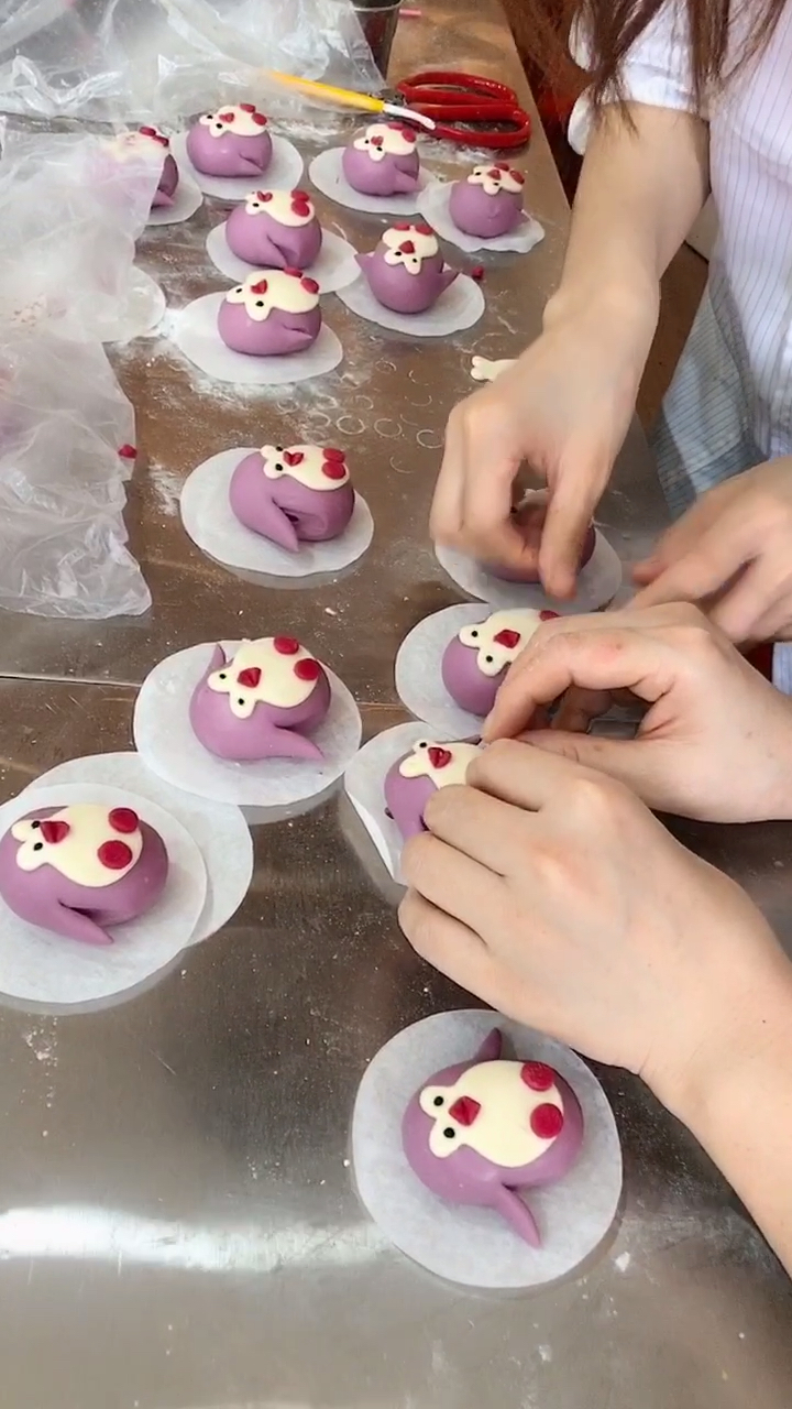 制作企鹅卡通包
