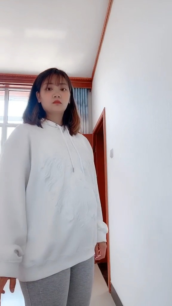 #娱乐#预产期8月3号,现孕23周,早晚胎动频繁,目前已增重20斤此肚型是米奇还是米妮?