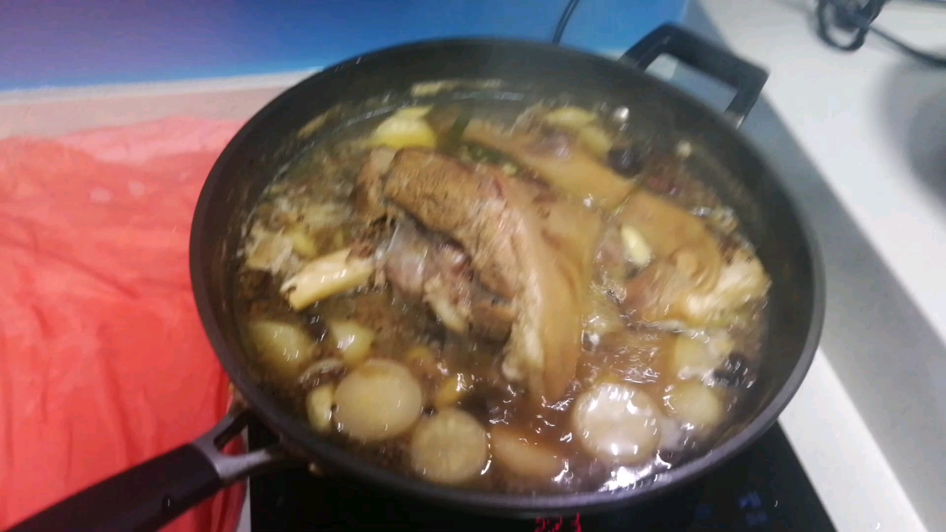 白烧羊肉(原料一定要选吃草的),这样才好吃,冬天多吃点对身体非常好,补身又暖身!