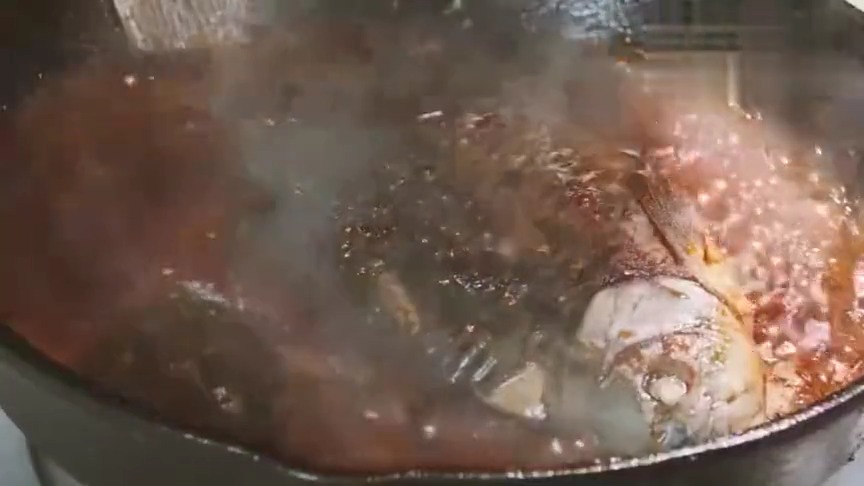 #娱乐#大学捞鱼2000斤做全鱼宴葱烧鲫鱼,好吃到根本停不下来