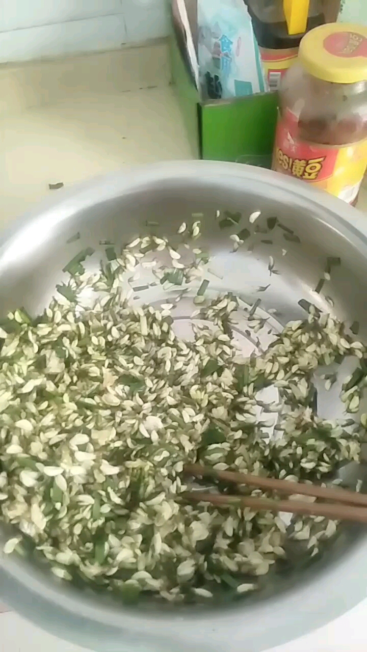 杨槐花菜馍
