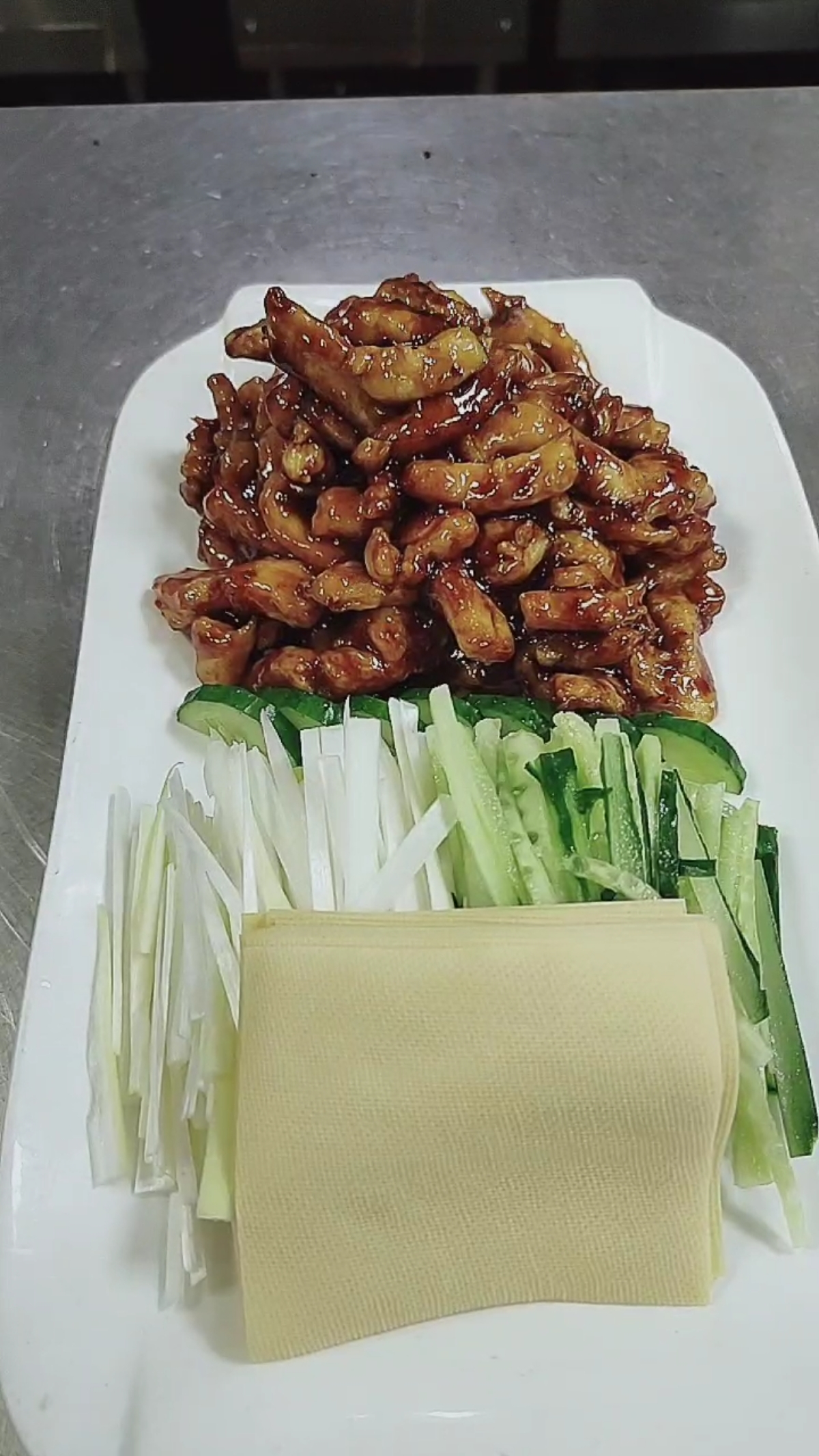 #不可辜负的美食#厨师长看见京酱鸡丝就发火了,到底谁切的鸡丝。
