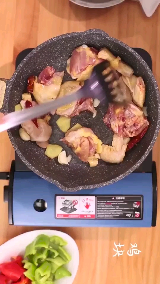 红焖鸡块