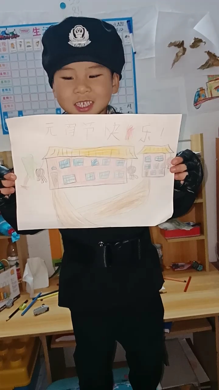 #欢喜闹元宵#正月十五元宵节快乐!洛洛画灯笼了,用彩铅写字有点看不清,画和字都是小朋友自己