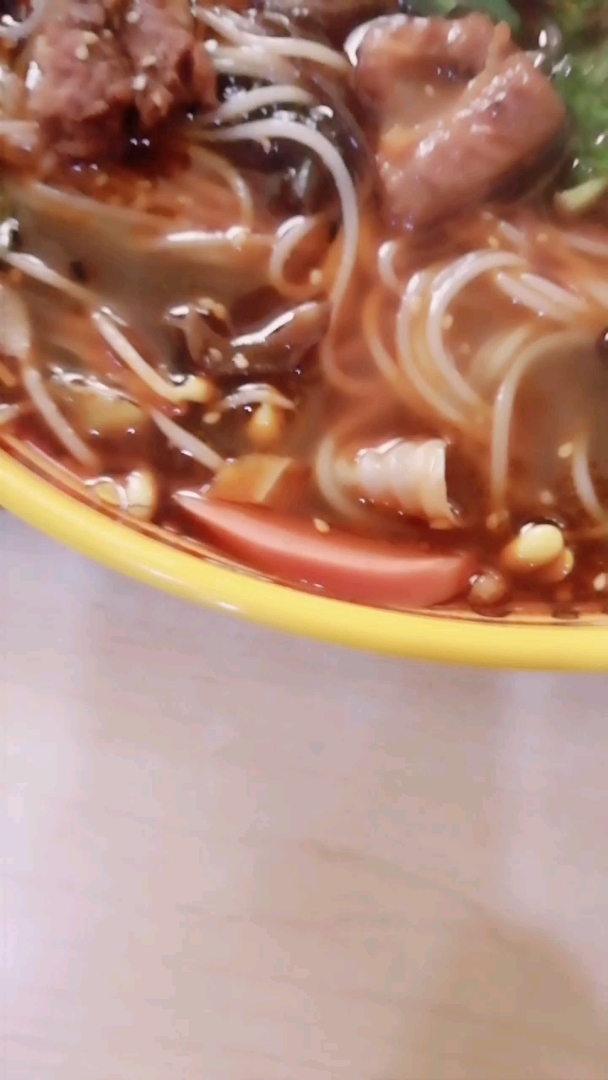 14元这么一大份,重庆火锅排骨米线