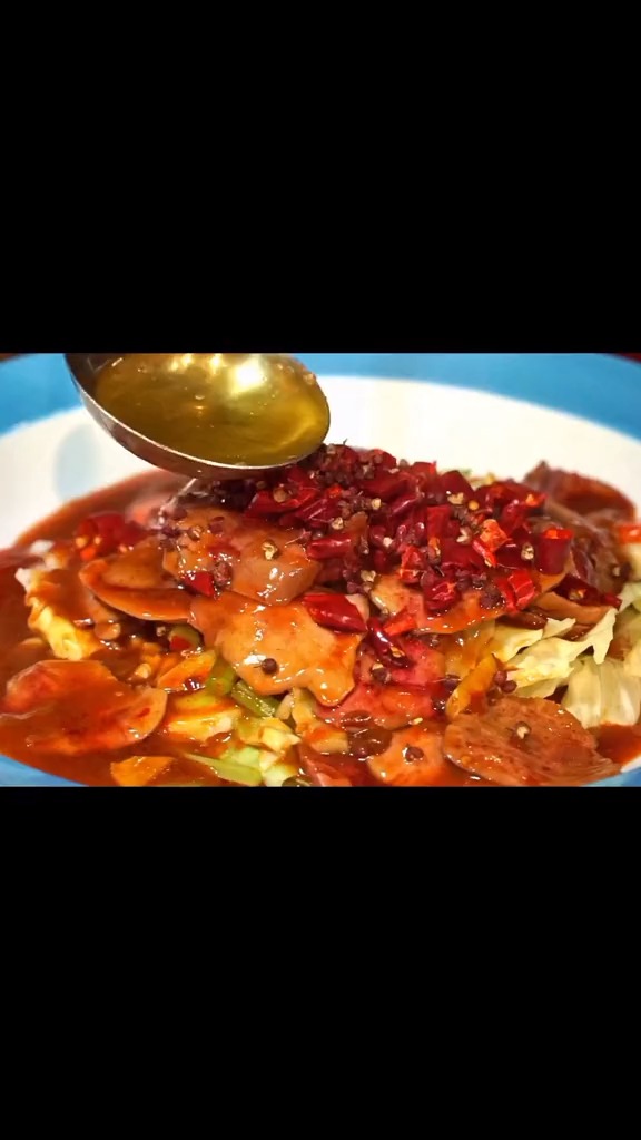 这才是“水煮腰片”的正宗做法,大厨讲解详细,看着就饿了