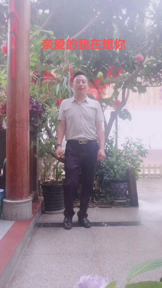 皮累,心累,这几天都接到包席,再累也抽空拍个简单的舞,晚上好友友们。