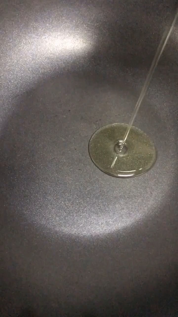 夜宵不想跑出去吃?看看这个简单又好吃的鸡蛋面做法 