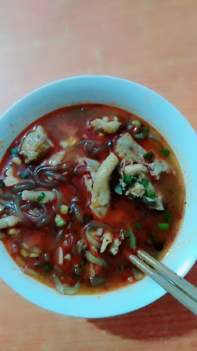 #人间美味是火锅#这才叫真正的辣鸡粉,鸡肉这多么