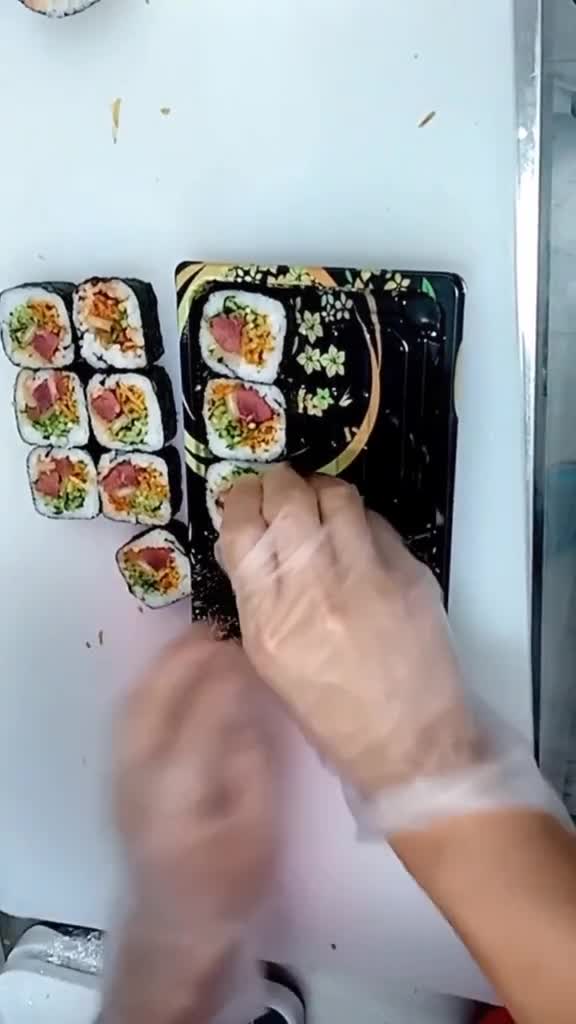 老板要吃泡菜牛肉寿司,给她做一份,寿司小智新派创意寿司,寿司小智美式创意寿司,泡菜牛肉寿司