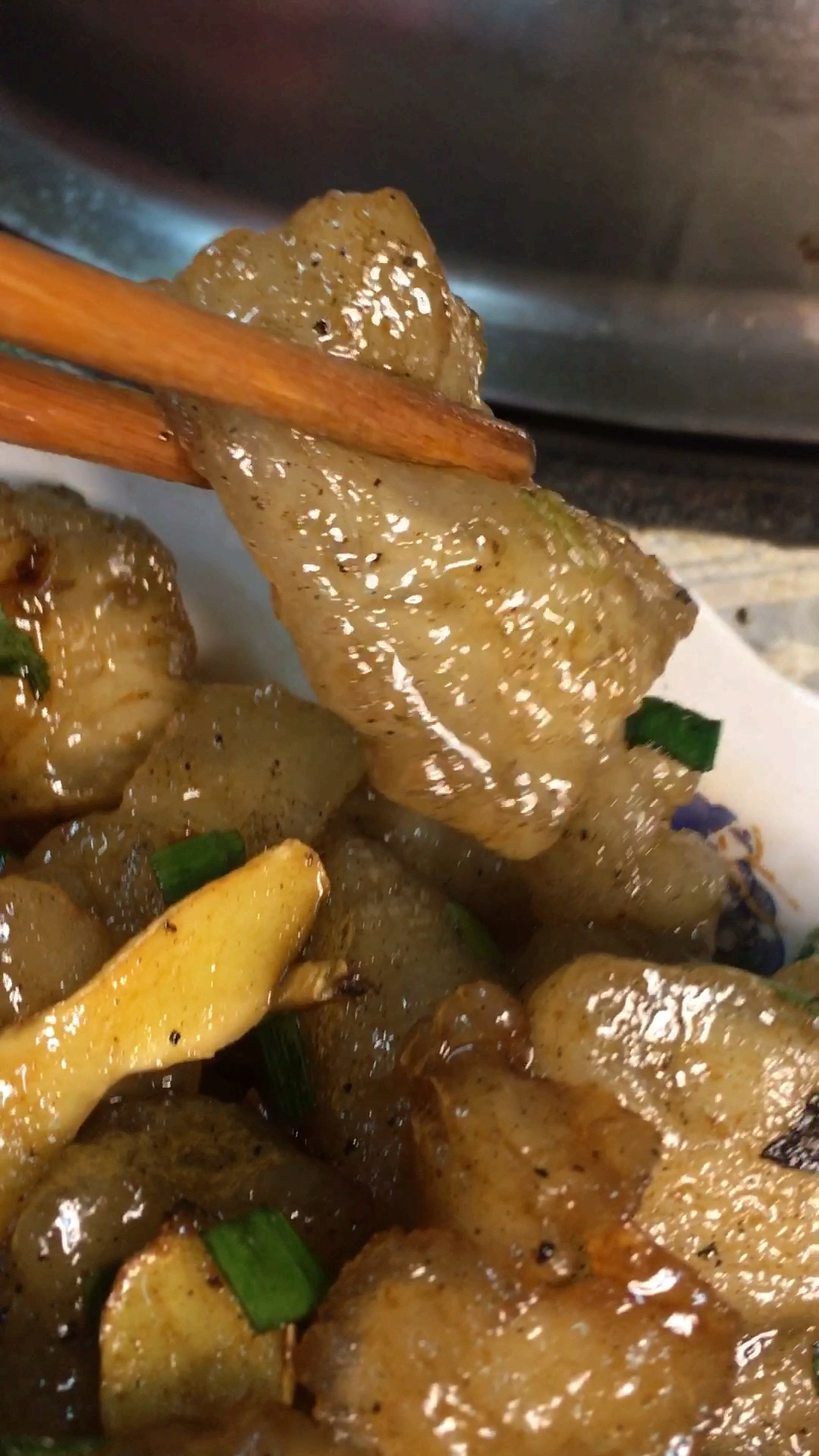 #我的秘密食谱#这是肥肉？红薯粉做的菜，有多少人吃过？知道它的名字吗？
