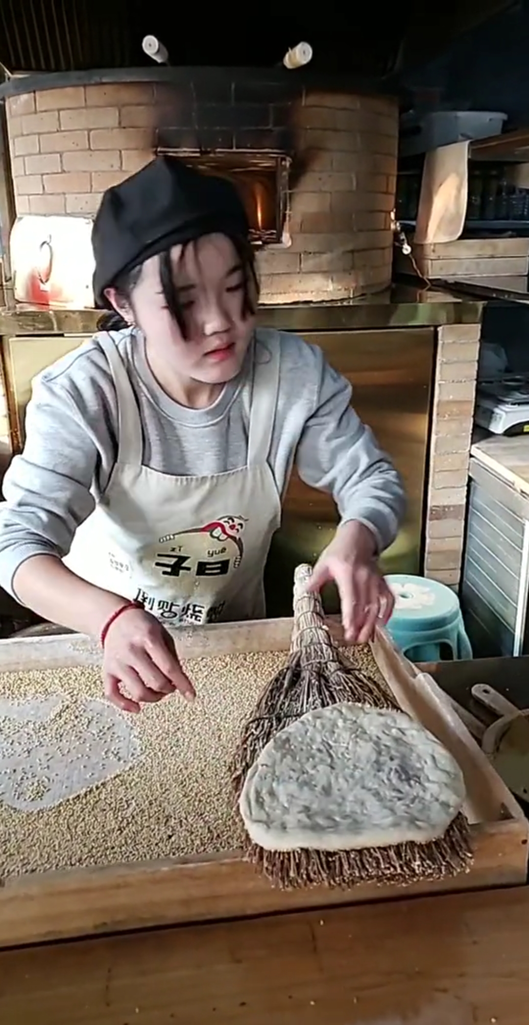 #青春歌谣#做倒贴炉烧饼的漂亮小姐姐