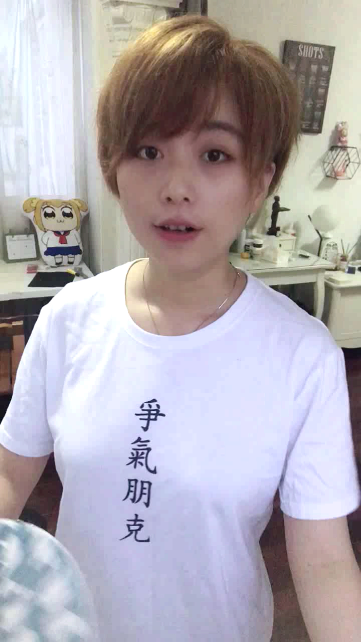 #小姐姐#“腰上的肉肉”英文怎么说?