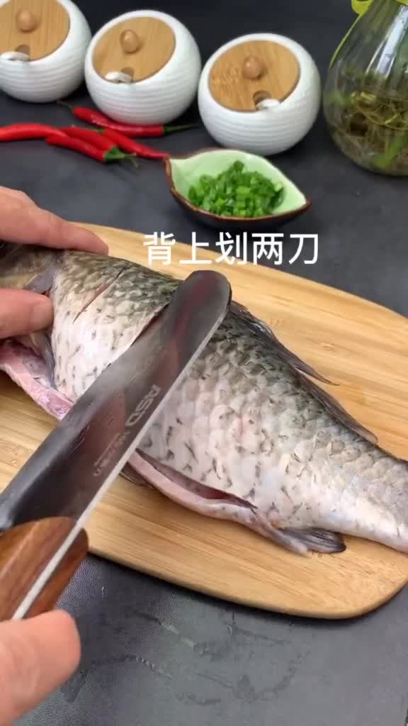 鲫鱼汤正宗的做法,汤汁浓白,有营养,简单没腥