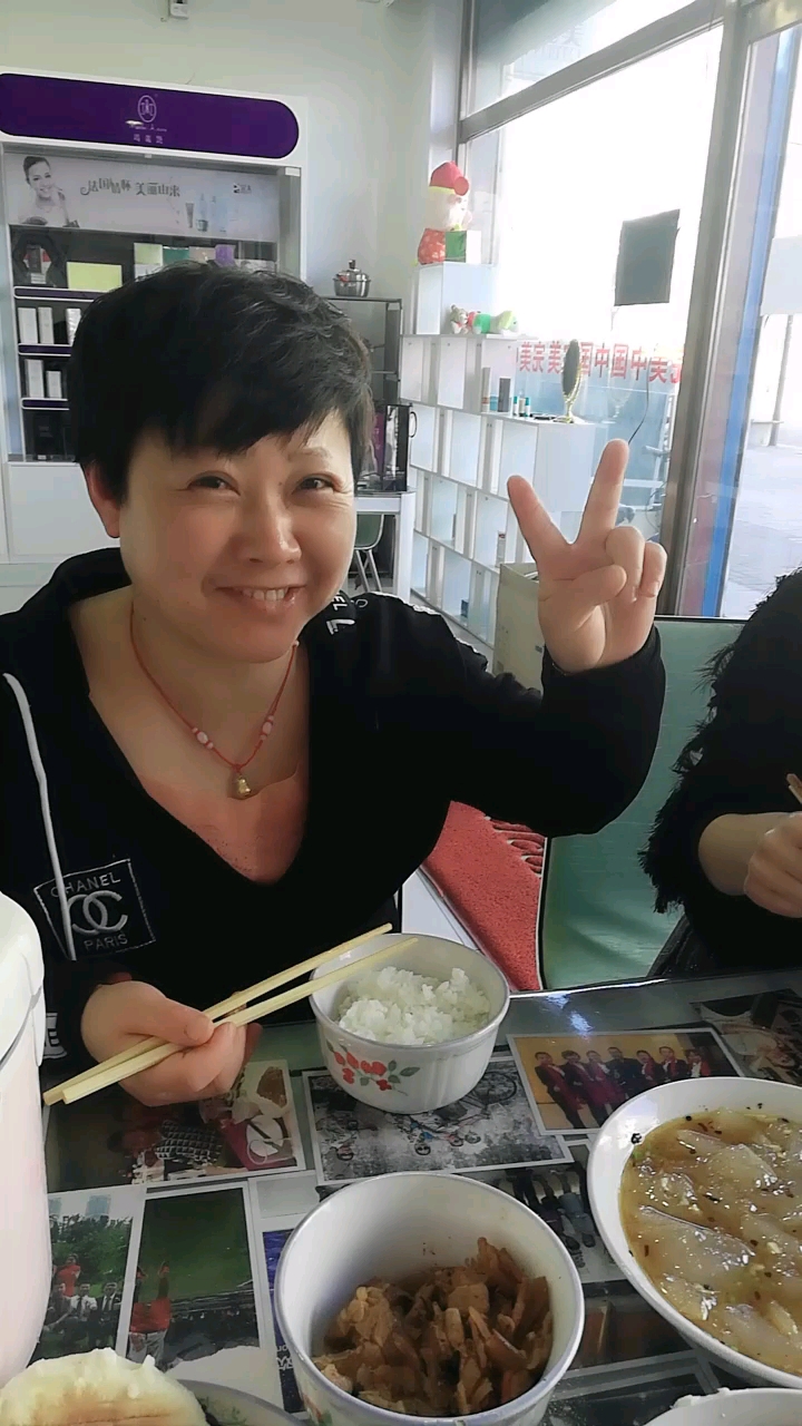 丰盛的午餐 