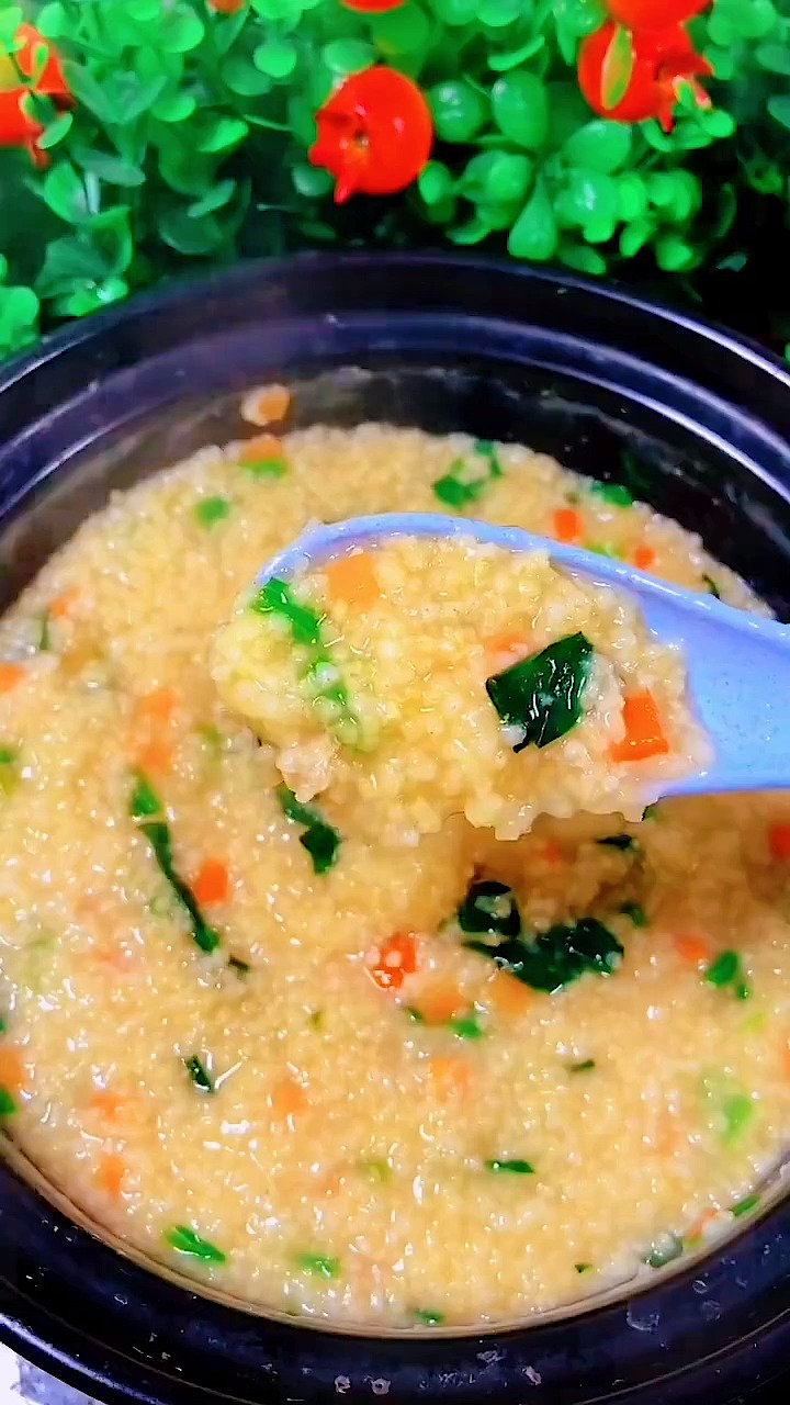 小米青菜粥,营养丰富