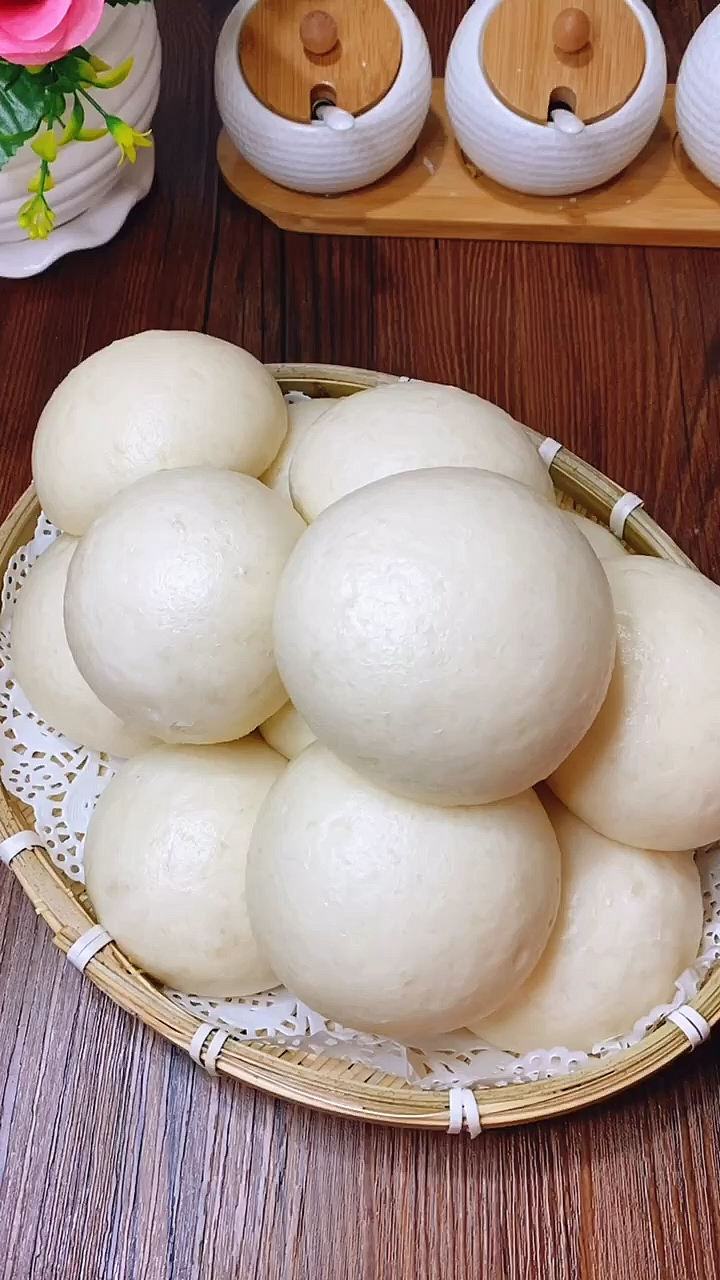 #秀出你的拿手菜#快速做馒头 不发面 不回缩