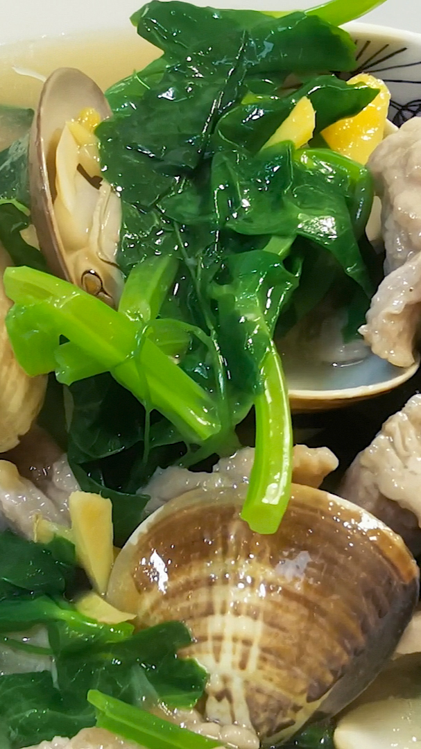 广东人真会吃,1块钱碗豆苗,贵妃蚌瘦肉汤一烫,汤鲜味美真好喝