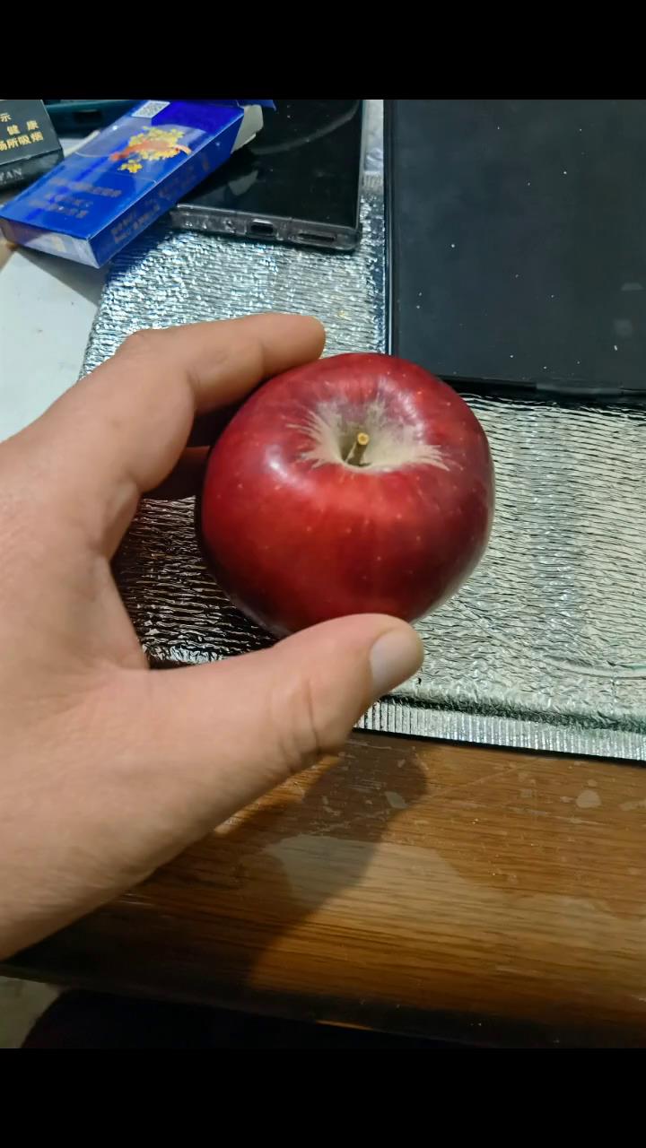 红肉苹果新疆特产 是真红就是长不太大 圣诞好礼物 水果 掠夺者超能时刻