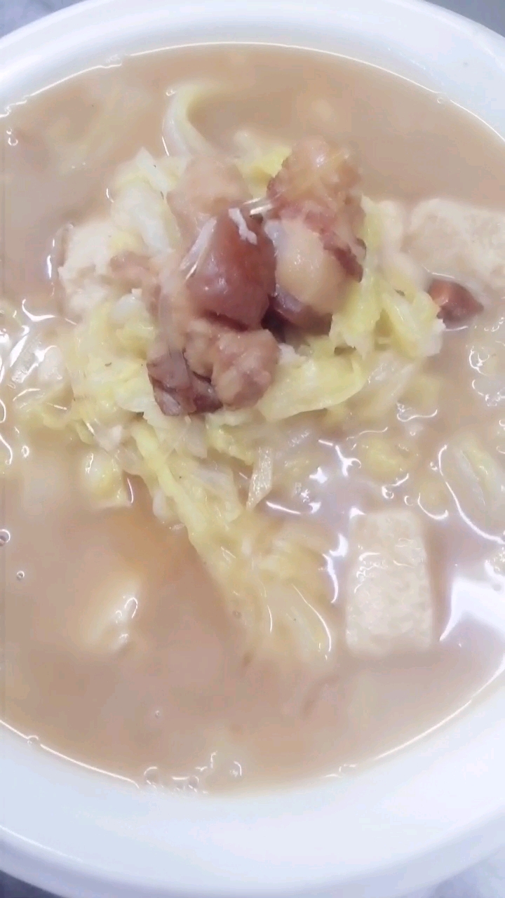 家庭版红烧肉炖大白菜冻豆腐的制作方法