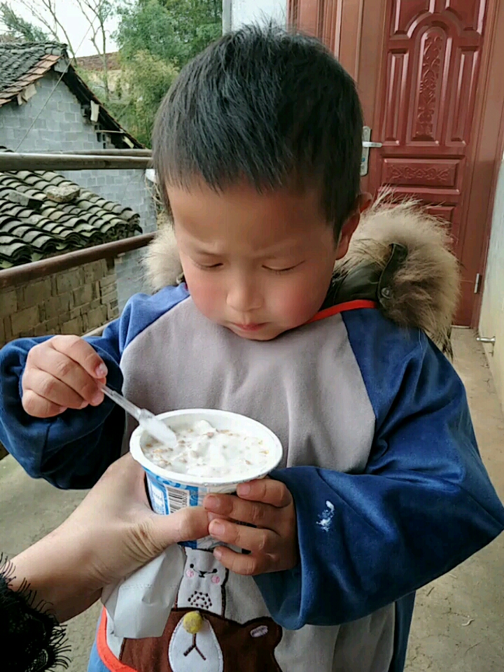 来杯酸奶吧