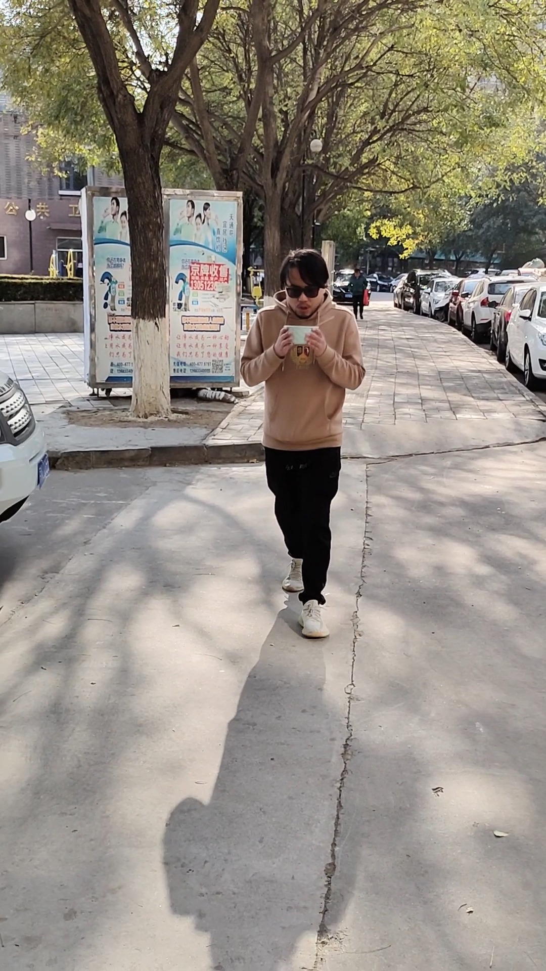 #开工便当#开工第一天,关键词安全,拍摄吃了三碗方便面,肥龙老板还是认为我的创意不过关!