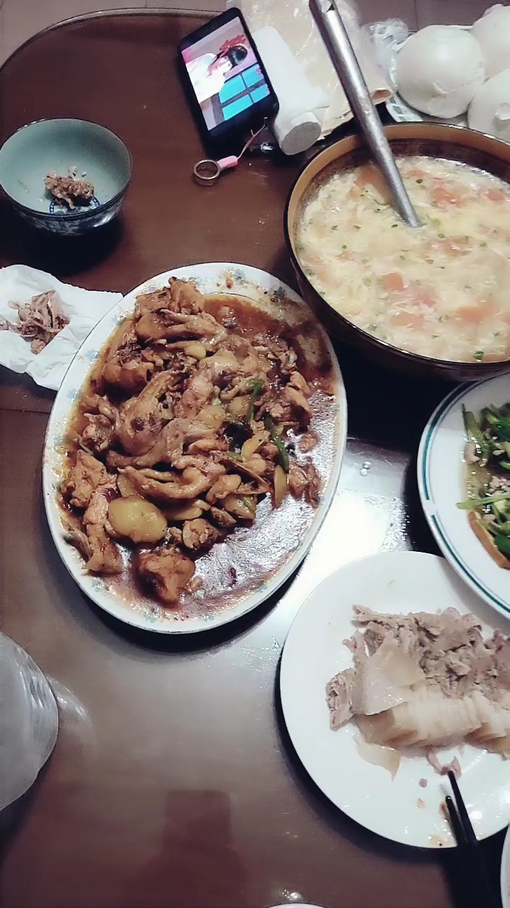 丰盛的晚餐