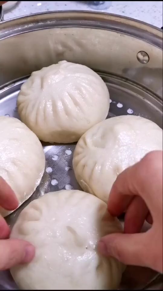 #搞笑段子#你吃过馒头,也吃过包子,馒头馅的包子你们见过吗?