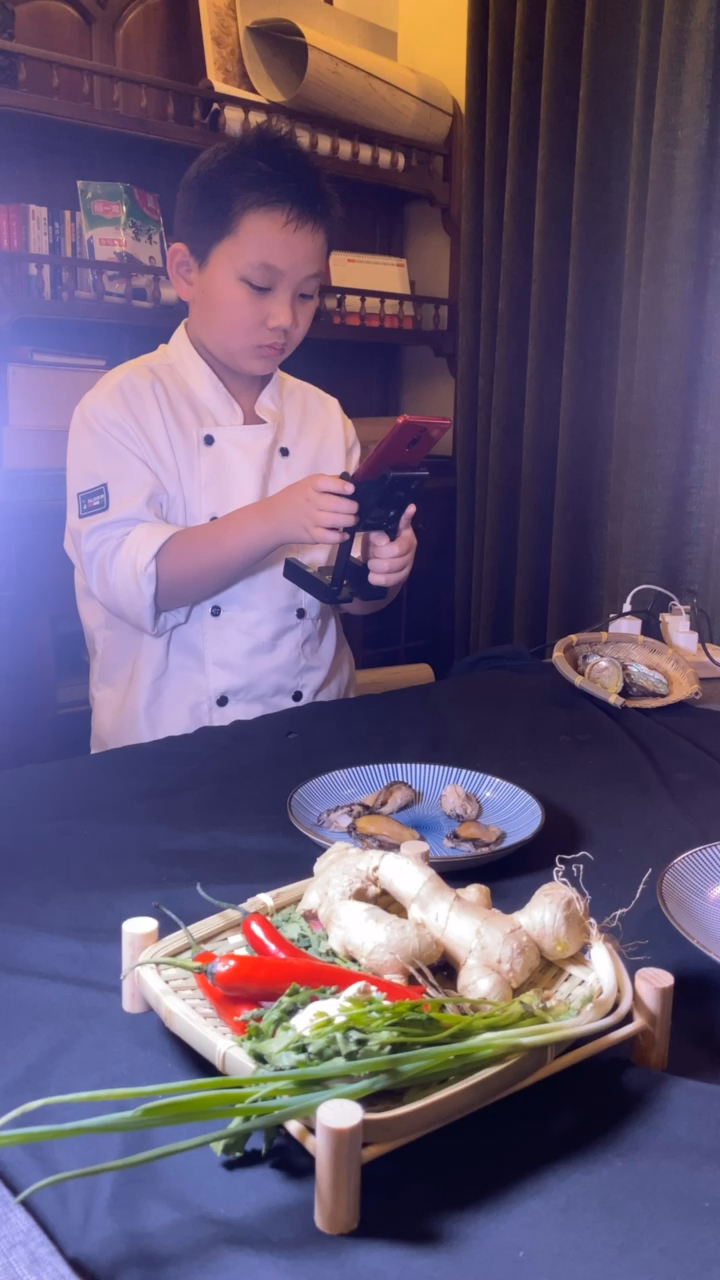 #爱美食爱生活#营养美味的鲍鱼土鸡汤