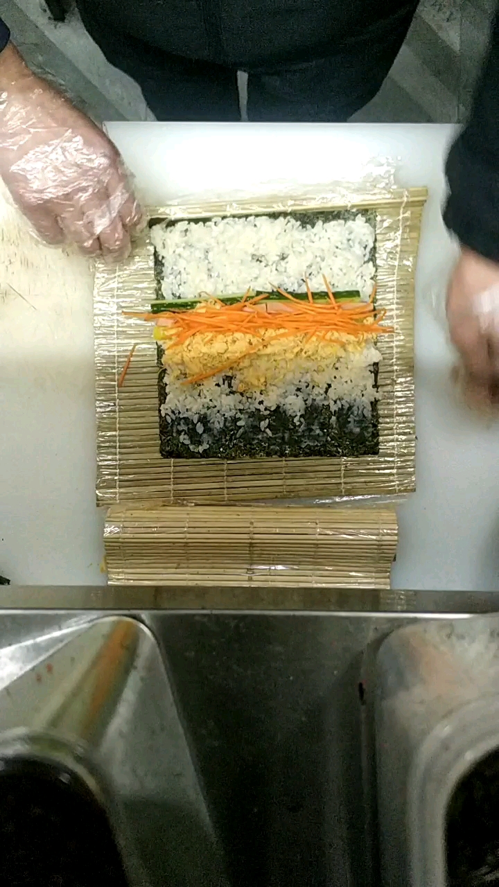 肉松紫菜包饭教程,有没有学会啊,觉得0 有用的记得点赞鼓励下哦