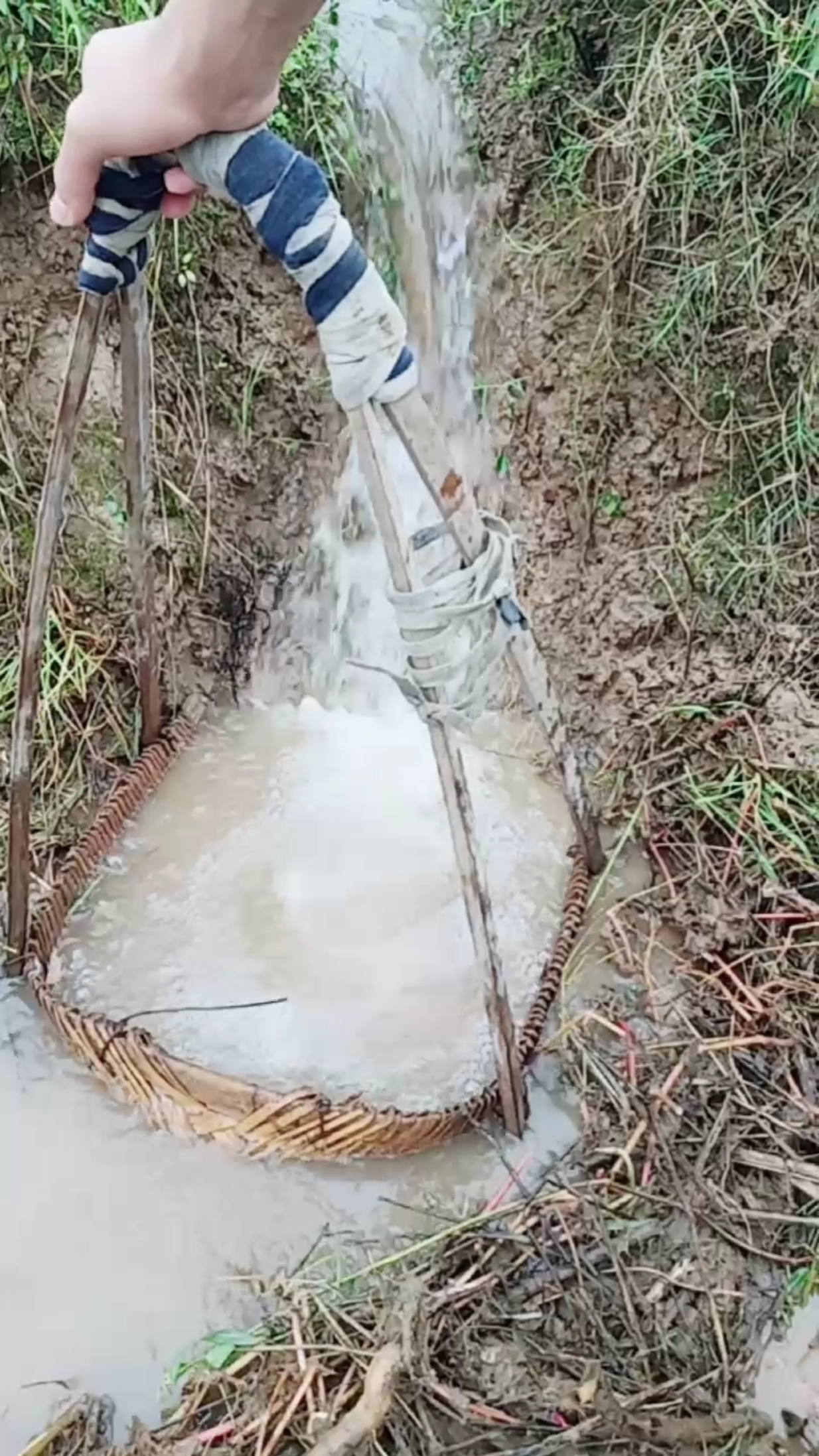 撮箕拦鱼神器