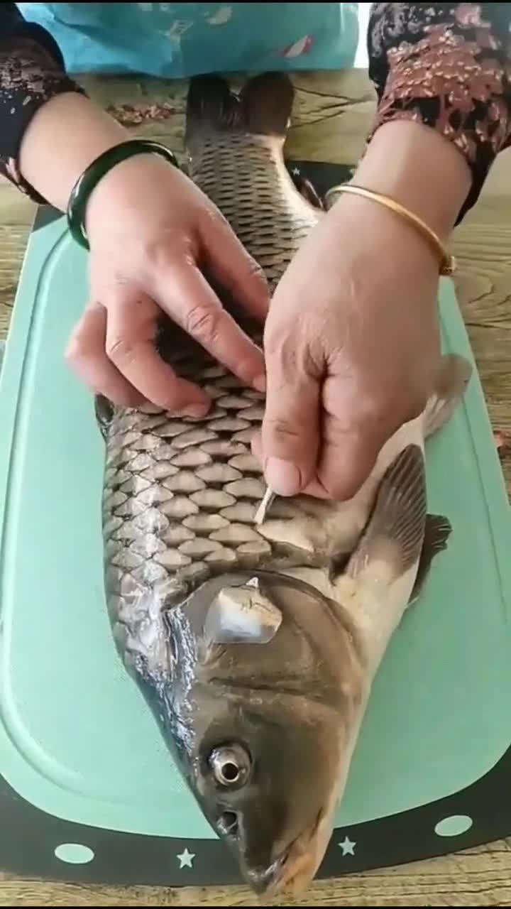 你们都是怎么处理鱼鳞片的呢