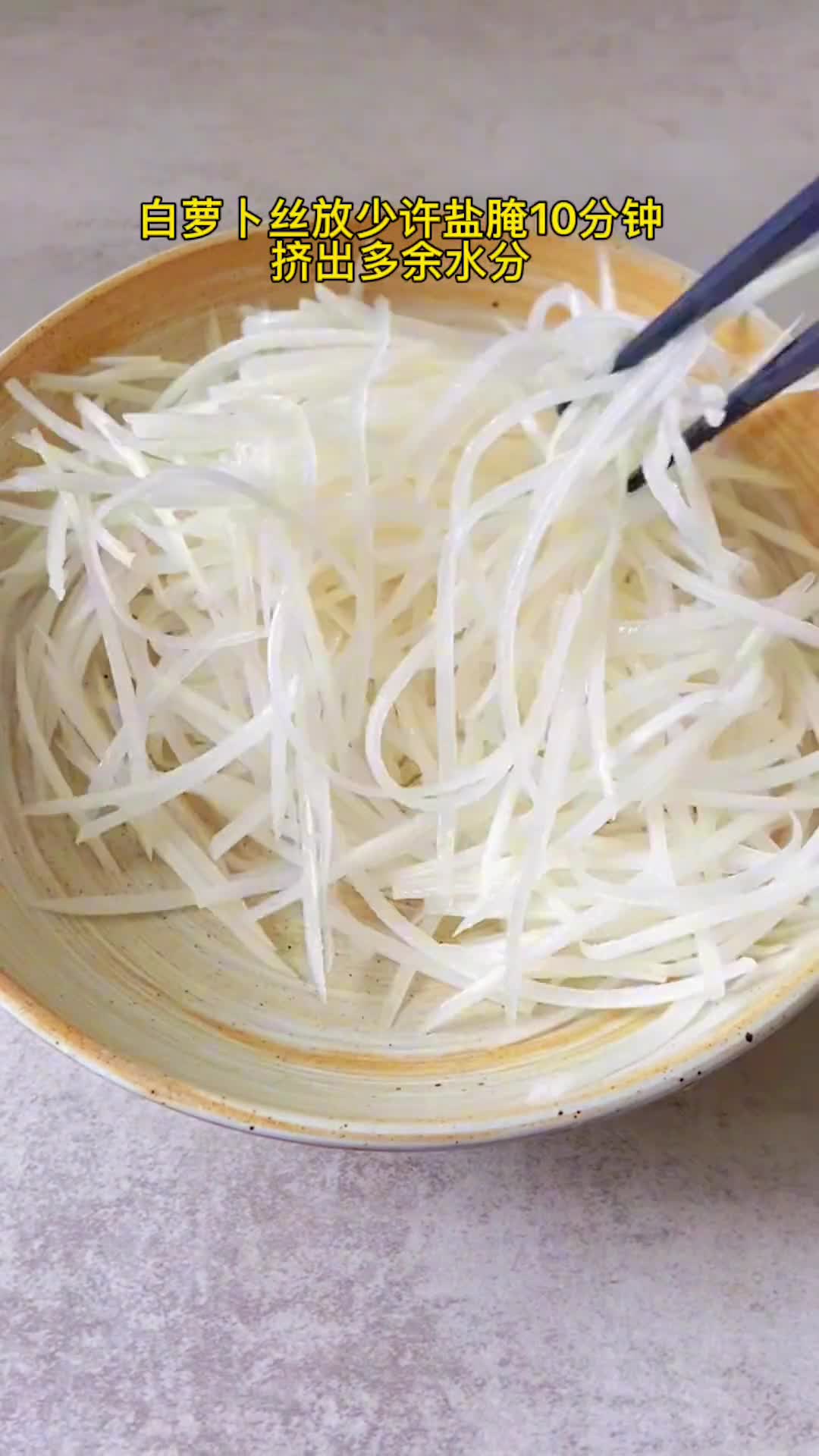 精致的做不来,只会做这些家常菜,简单的食材用心搭配,也会有不一样的惊喜,这个白萝卜香菇肉丸