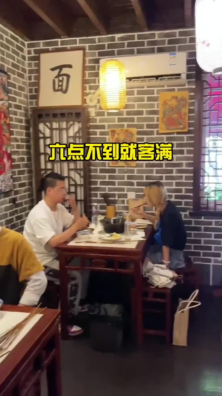 冷锅串串成都道上最火的串串香
