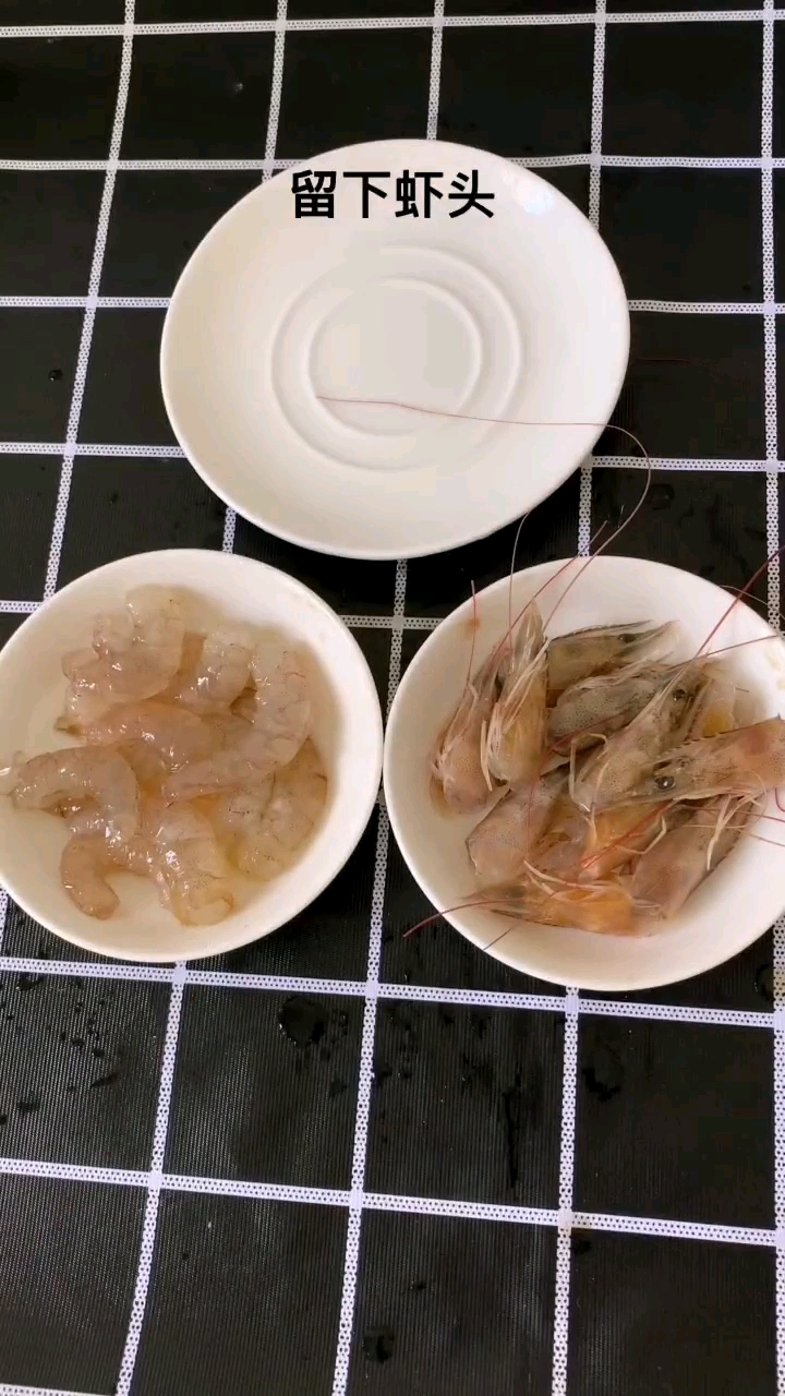 #黑暗料理之王#老爸刷到我的小视频,诧异了:自己养了20几年的闺女,居然是会煮饭的