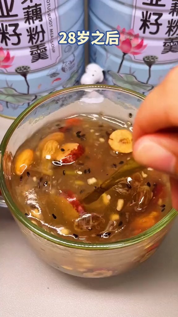 早上起不来做饭就吃一碗热乎乎的坚果藕粉