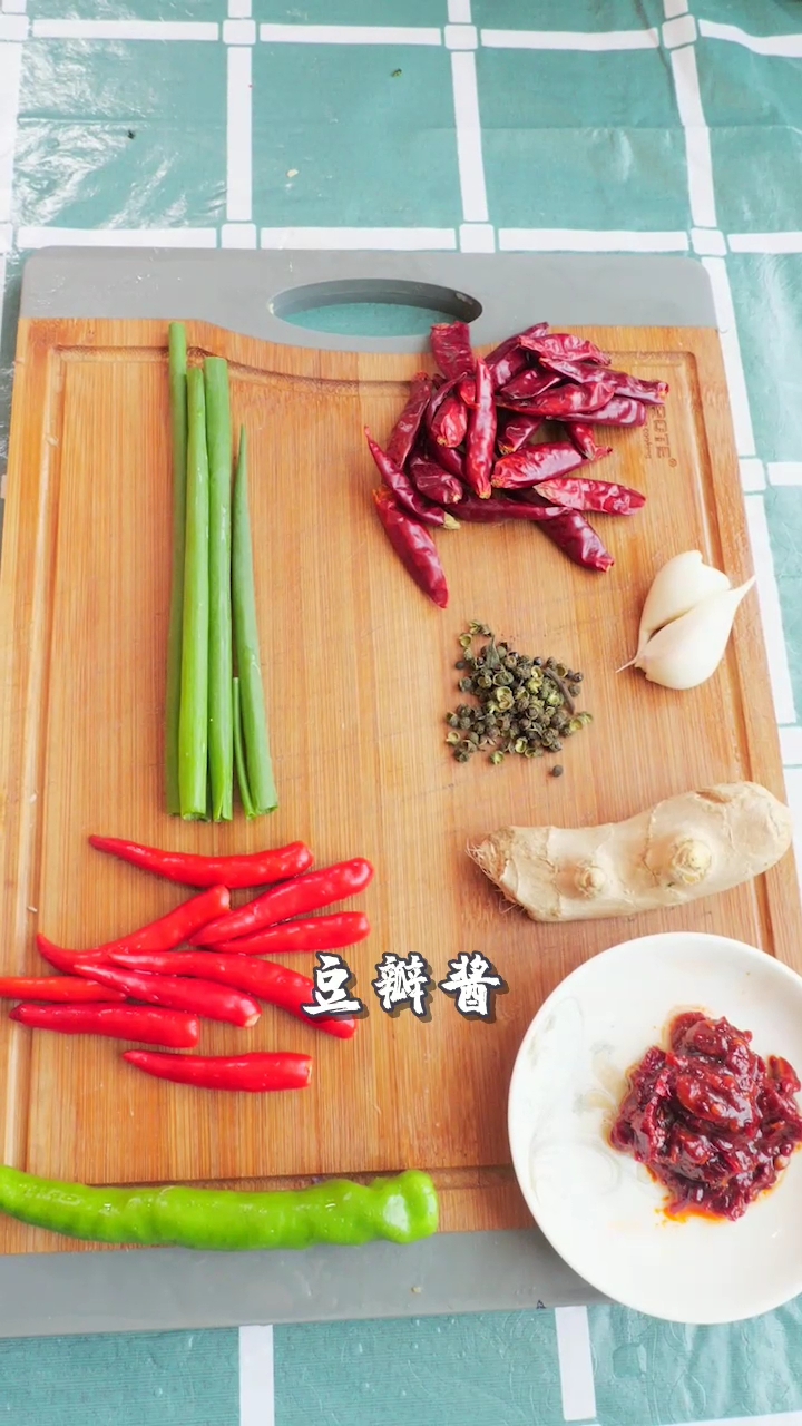 #黑暗料理之王#家庭版川味辣子鸡,好吃到爆!大家觉得会好吃吗?(一)
