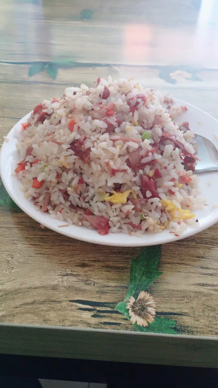 鸭腿炒饭
