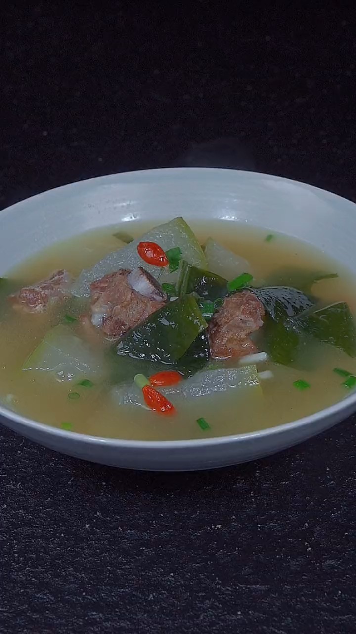 这样做的冬瓜裙带菜汤,汤鲜味美!#家常菜#冬瓜
