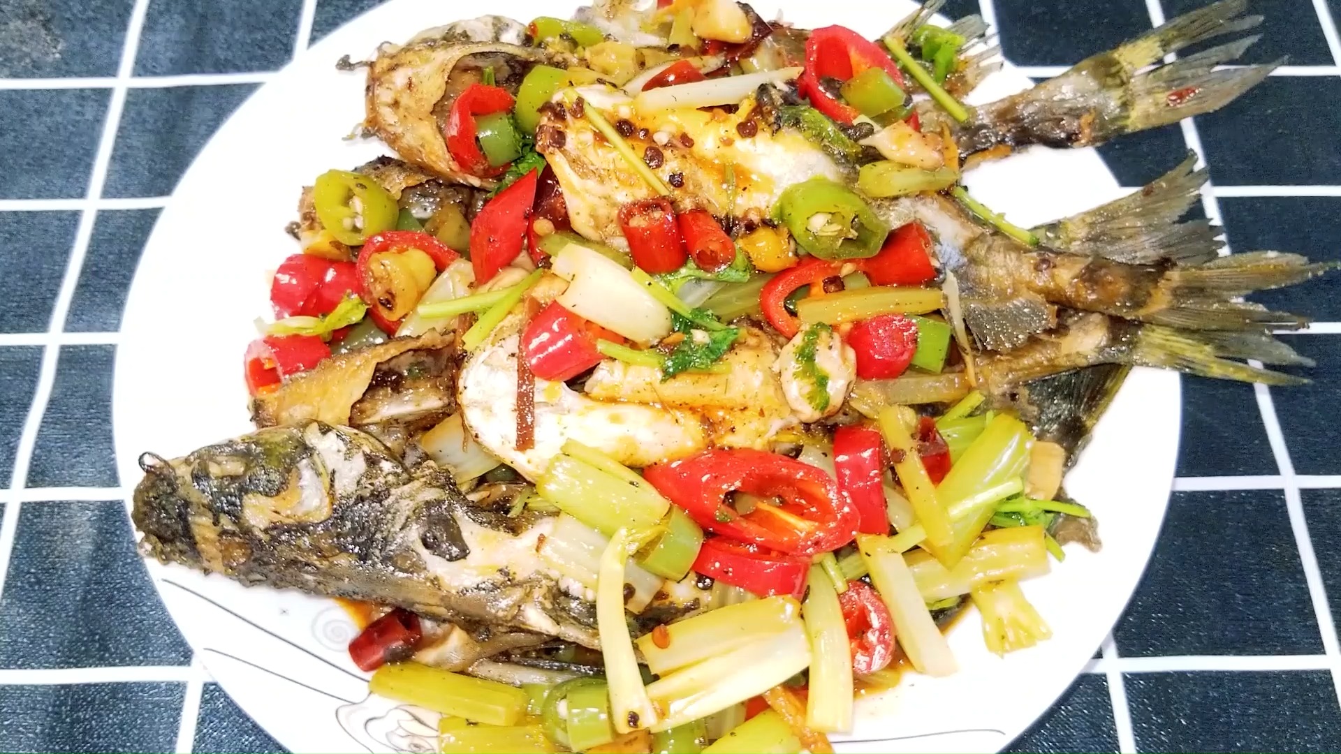 #美食#干烧黄骨鱼,鲜嫩无比,口味丰富,香气十足,黄骨鱼的经典做法
