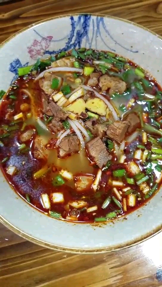 贵州香林苑遵义羊肉粉培训,花溪牛肉粉培训,学员亲自动手做出来的红烧牛肉粉好吃好学