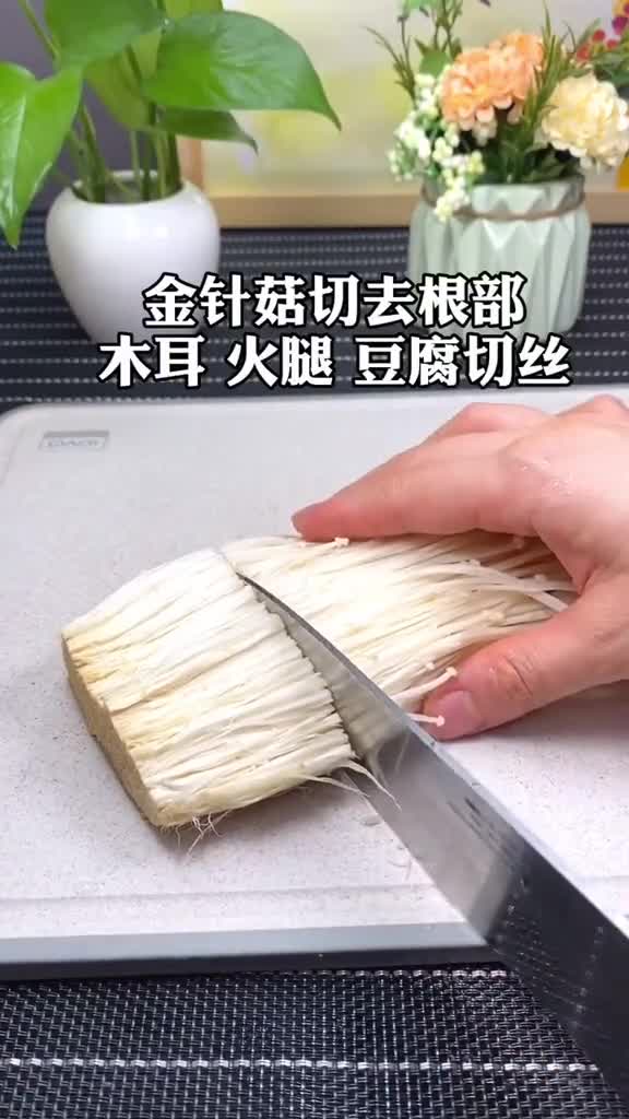 2块做了一锅酸辣汤,酸辣开胃,全家都喜欢乘风破浪幸盔有你趣胃大比拼