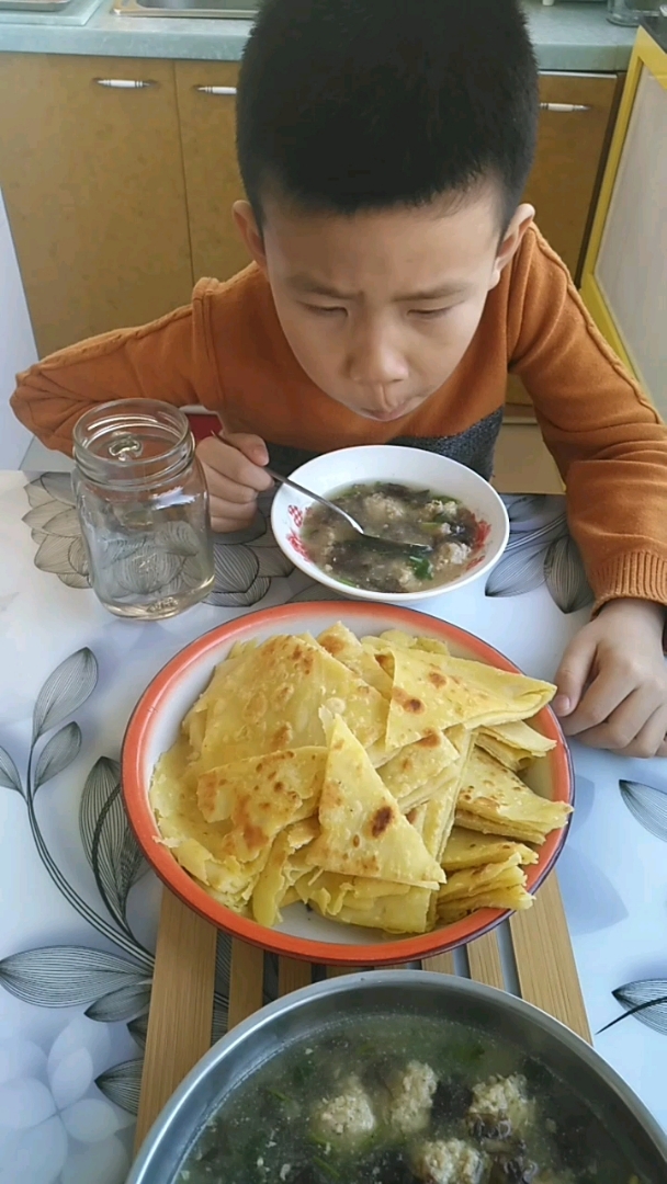 紫菜肉丸子汤吃的好香啊