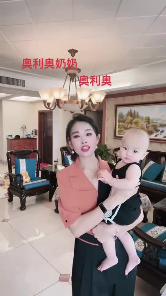 生活是自己的,不是活给别人看的,不要太在意别人的看法,不要迷失在别人的评价里,自己怎么开心